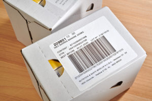 Etykietowanie kartonów systemem drukująco-etykietującym Markem-Imaje 2200 4
